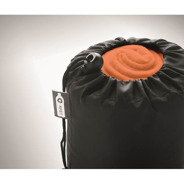 Obrázky: Flísová  cestovná deka z RPET s obalom, oranžová, Obrázok 6
