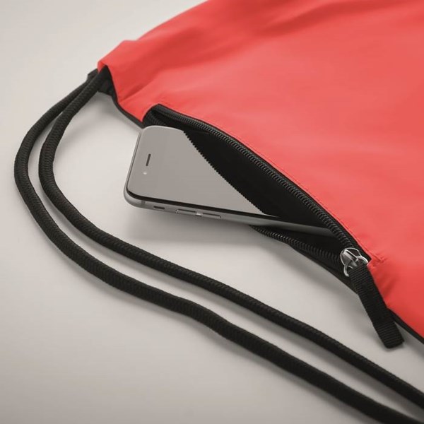 Obrázky: Červený lesklý sťahovací ruksak, bočné vrecko, Obrázok 4